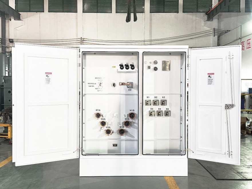 2500 kVA Three phase pad-mounted transformer 2500 kVA Three phase pad-mounted transformer